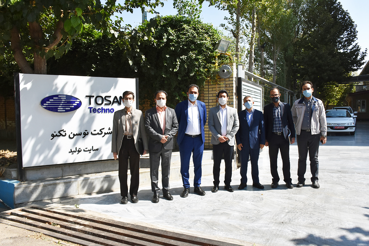 head-of-qazvin-province-industry-mining-and-trade-organization-in-production-site-visiting